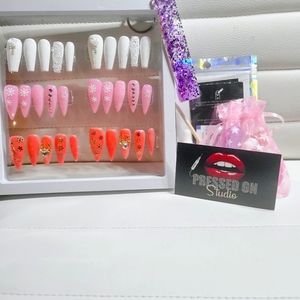 Hand crafted acrylic press on pallet.